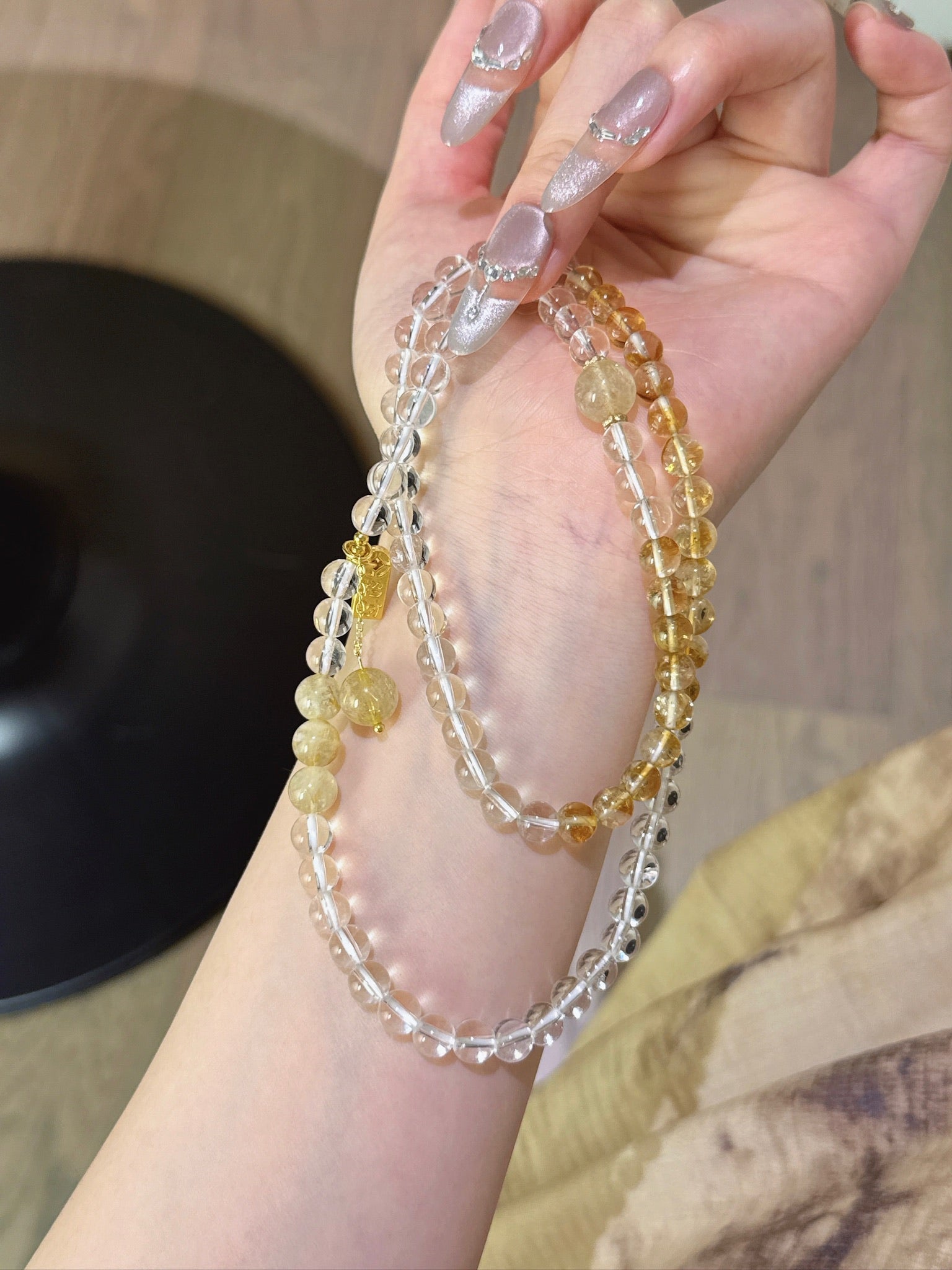 ▫️▪️ White crystal yellow tower crystal blonde crystal bracelet